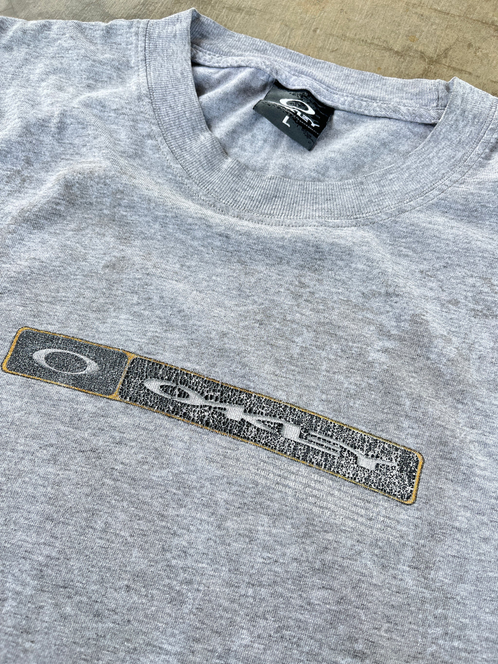 Vintage Oakley Script Logo T Shirt (L)