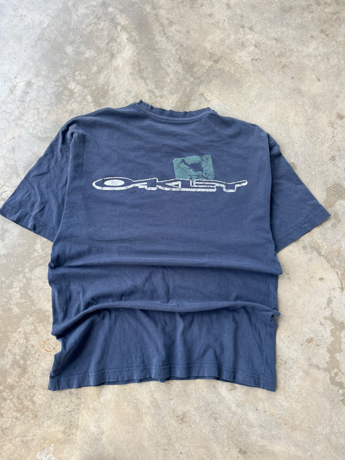 Faded and Distressed Oakley Skull T-Shirt(L)