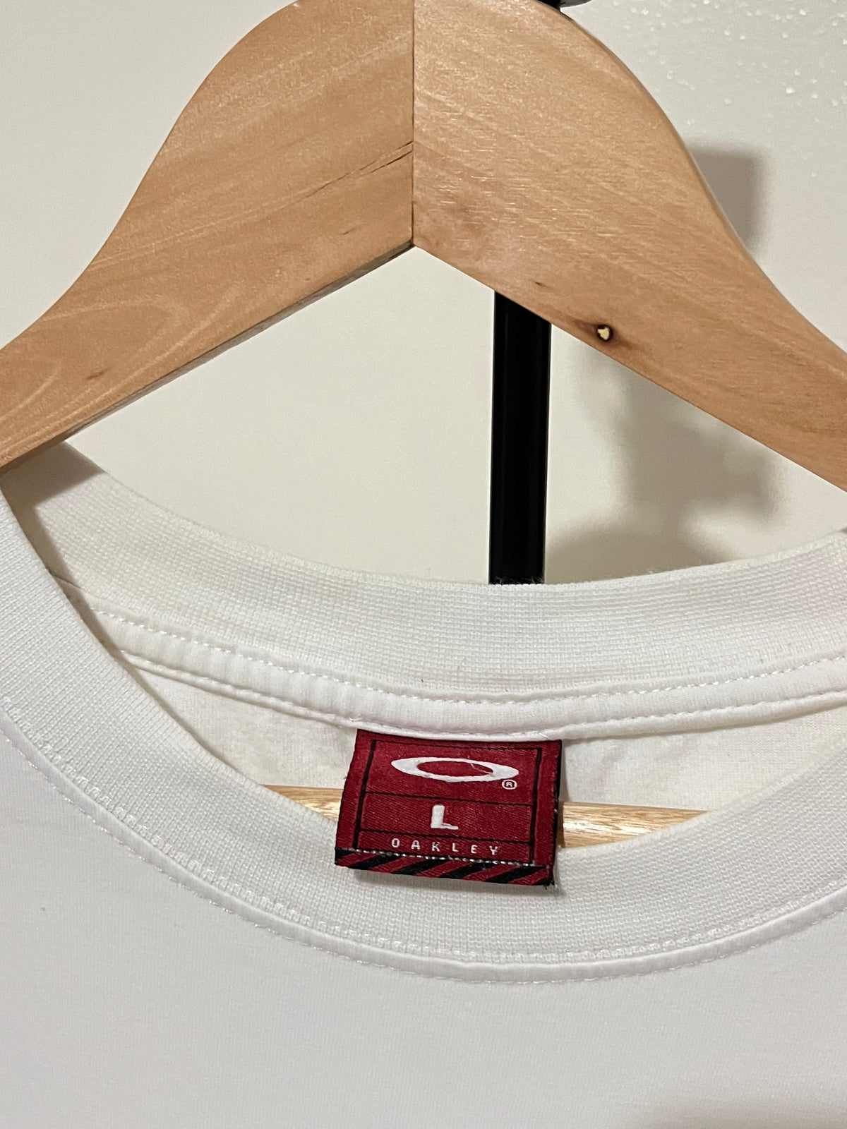 Vintage Oakley Center Logo (L)
