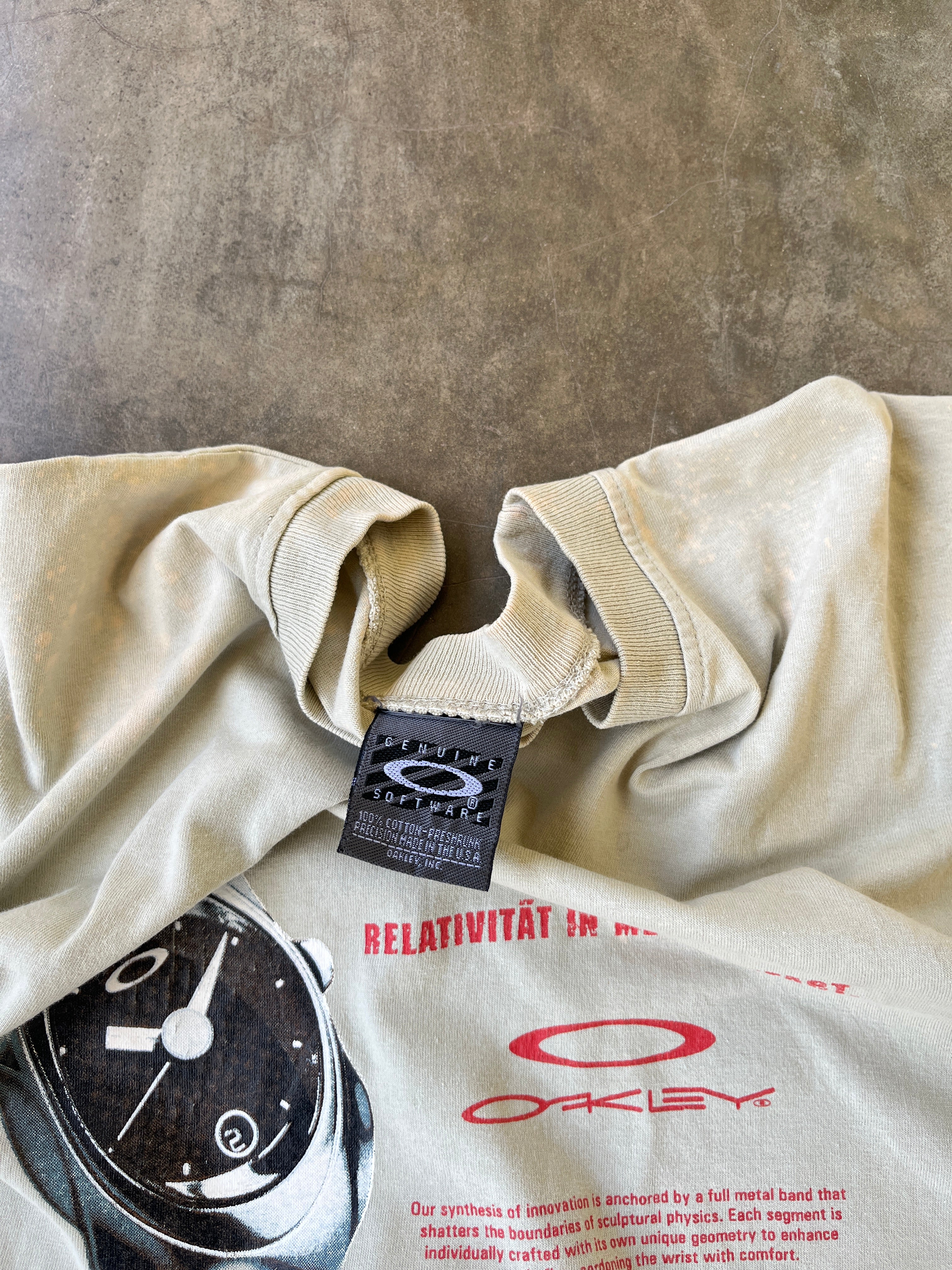 Vintage 00s Oakley Relativitāt in Metal Gefast Asian Bootleg Shirt