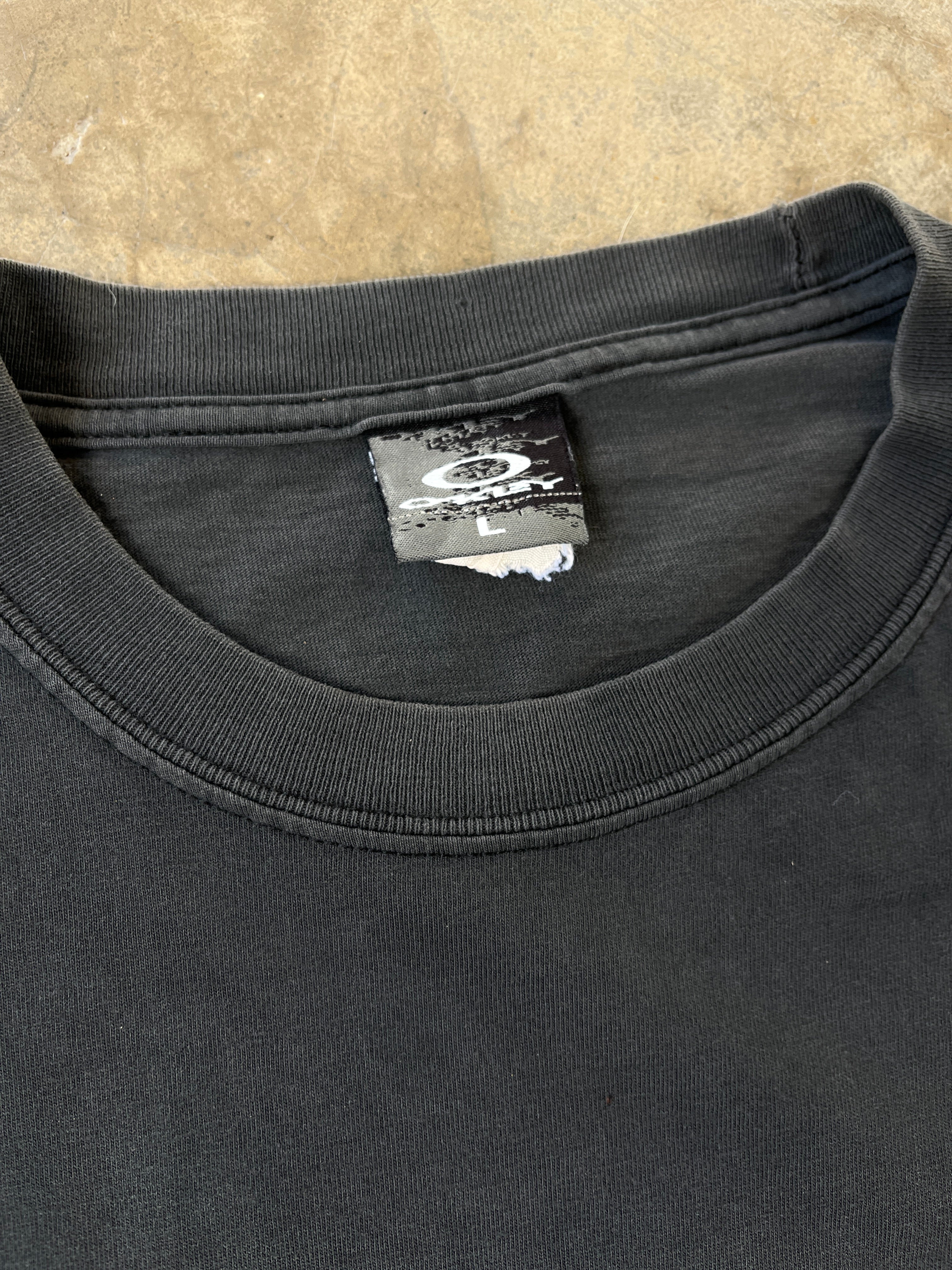 Faded & Distressed Vintage 00s Oakley Crome Ellipse Logo