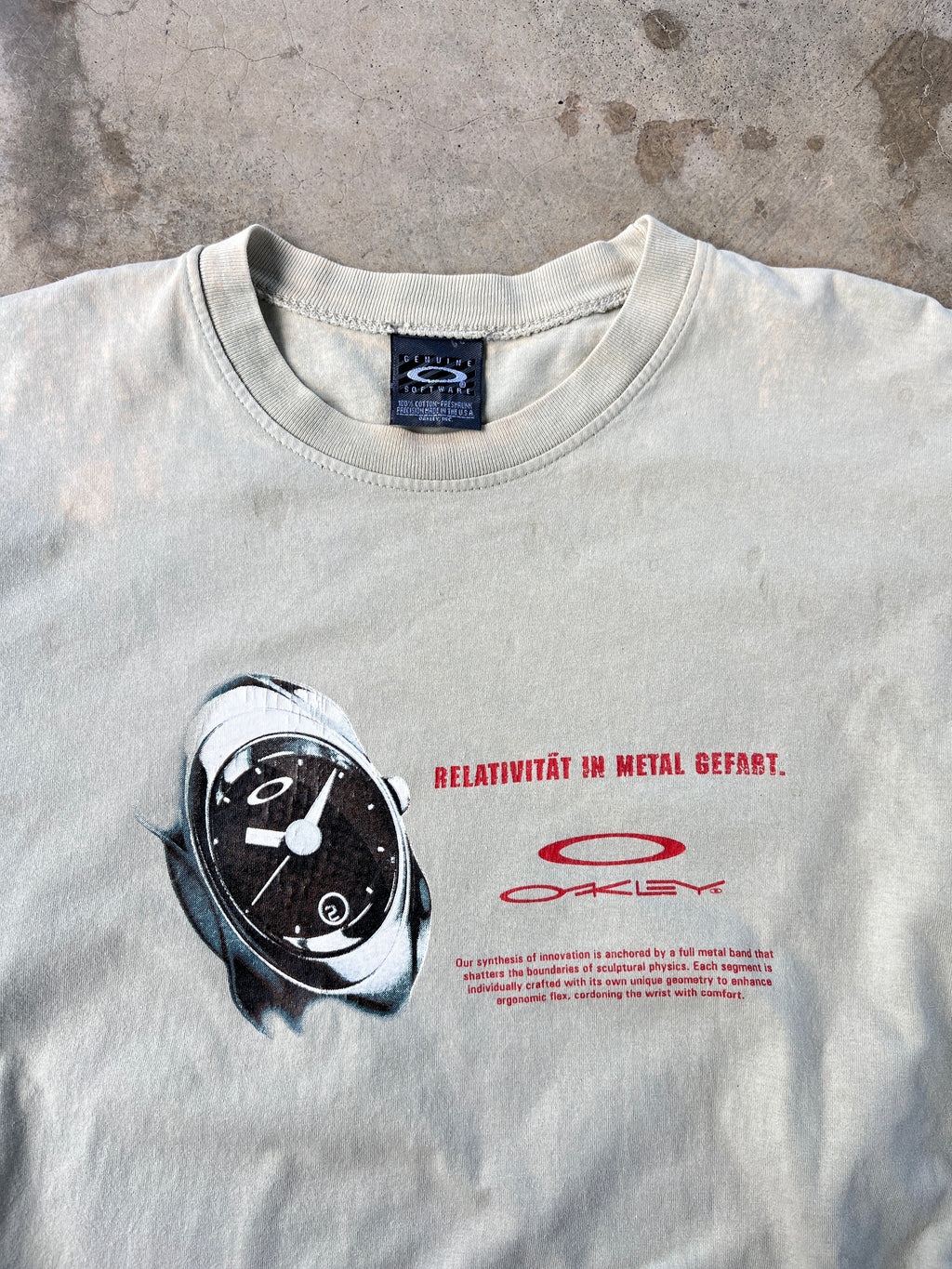 Vintage 00s Oakley Relativitāt in Metal Gefast Asian Bootleg Shirt